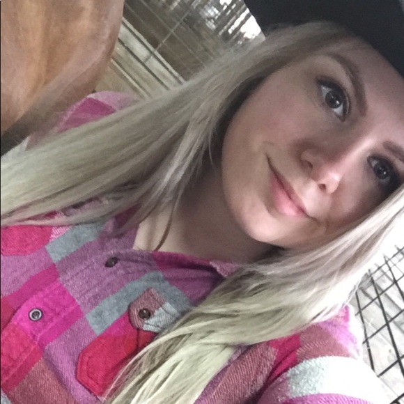 Meet your Posher, Taylor - Picture 1 of 1